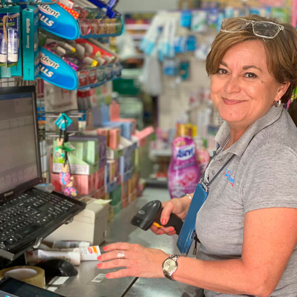 Empleada administradora solidaria supermercado online Cash Discamo en la Puebla